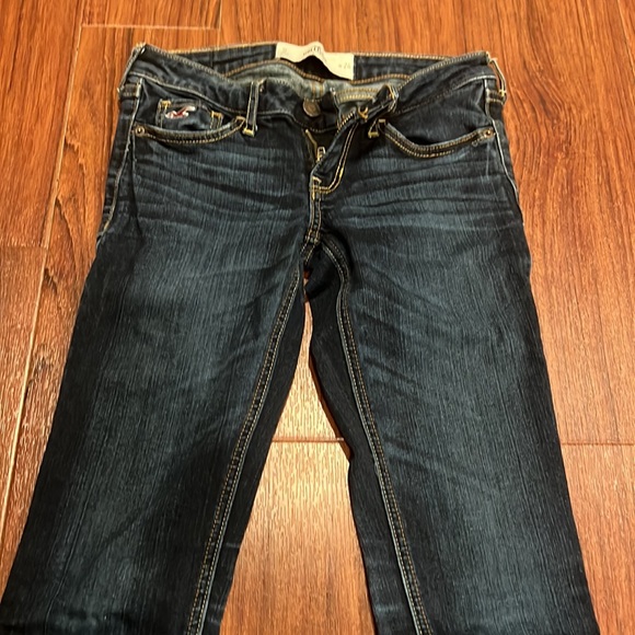 Hollister size 0 jeans. Skinny jeans - Picture 3 of 5